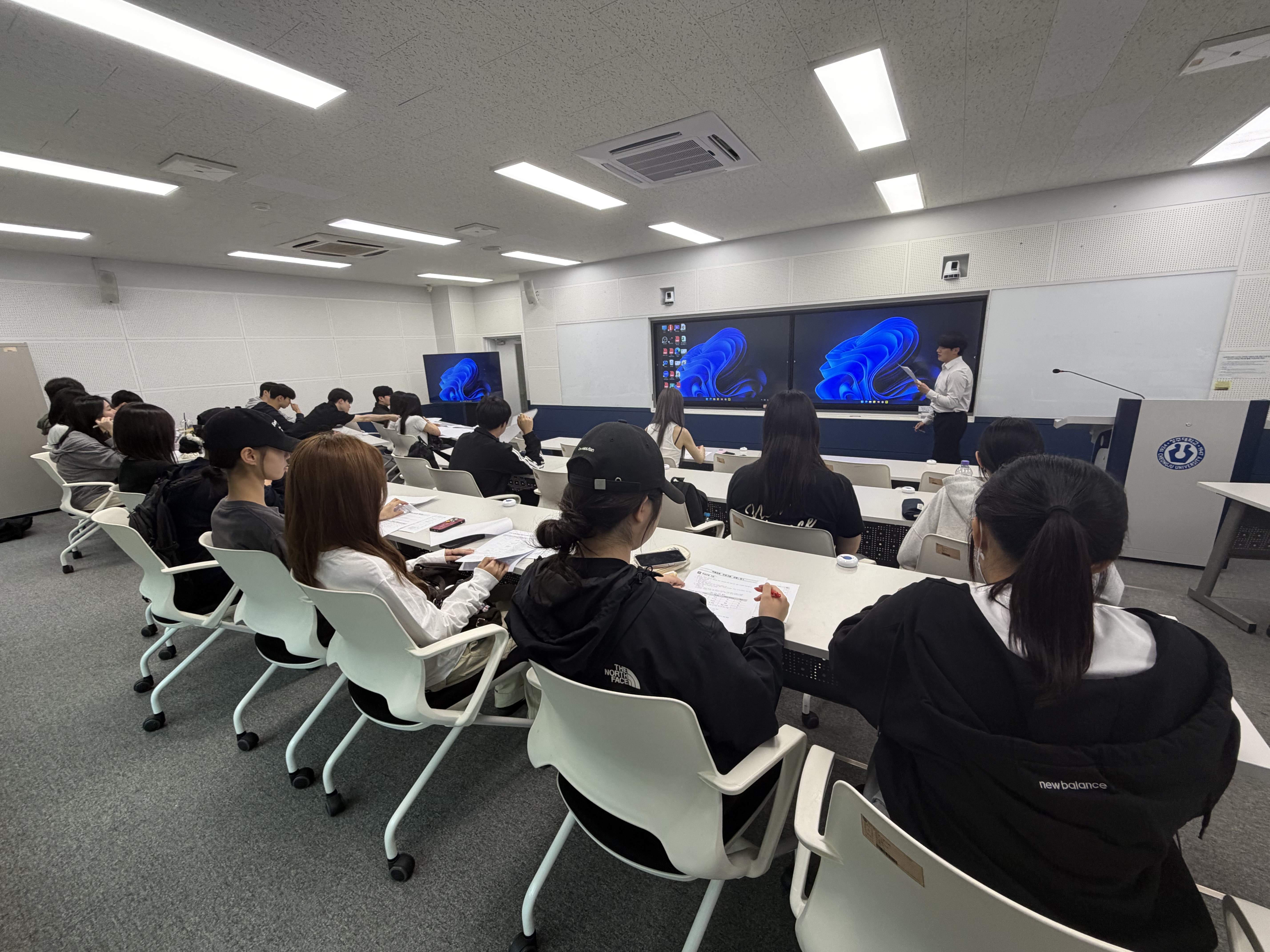 2026-1 영어영문학과 국제교류프로그램(교환학생,어학연수,해외인턴) 설명회 진행 2번째 파일 - 자세한 내용은 본문 참조